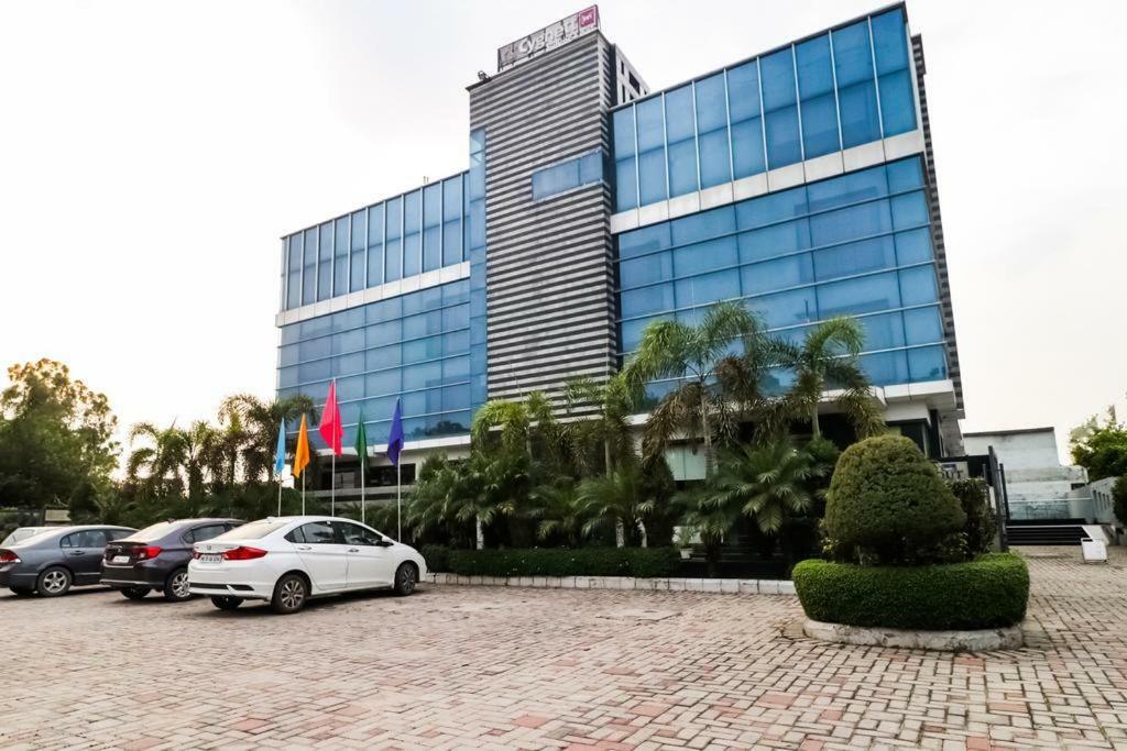 La Silver Leaf Hotel Nawashahr Exterior photo